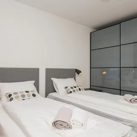 Apartment Lucija-brac By Guide Pucisca