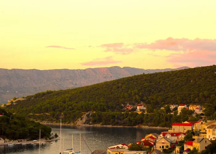 Lucija-brac By Guide Pucisca